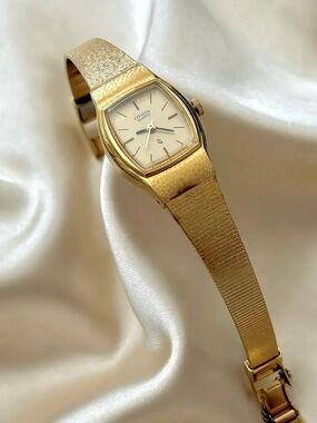 AUTHENTIC VINTAGE CITIZEN GOLD DAINTY WATCH